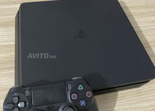 Ps4 slim online 500gb 1 mannette et avec 2 jeux