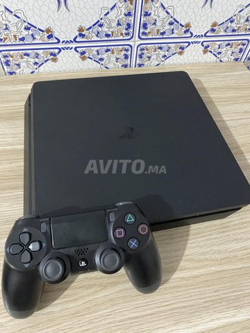 Ps4 slim online 500gb 1 mannette et avec 2 jeux
