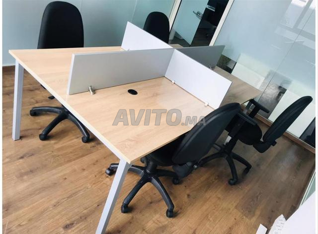 des  bureaux multipostés sur mesure  