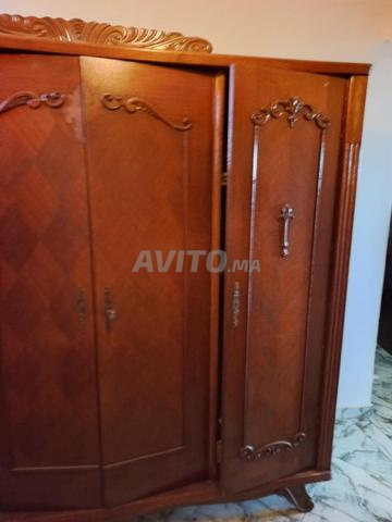 Placard en bois massif avec décorations - 2