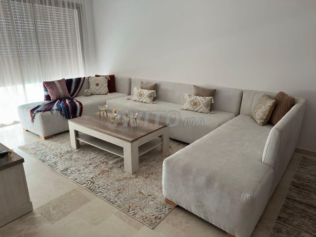 Canape en tres bonne etat comme neuf 