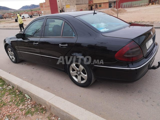 mercedes 270 cdi avantgarde en très bon état 