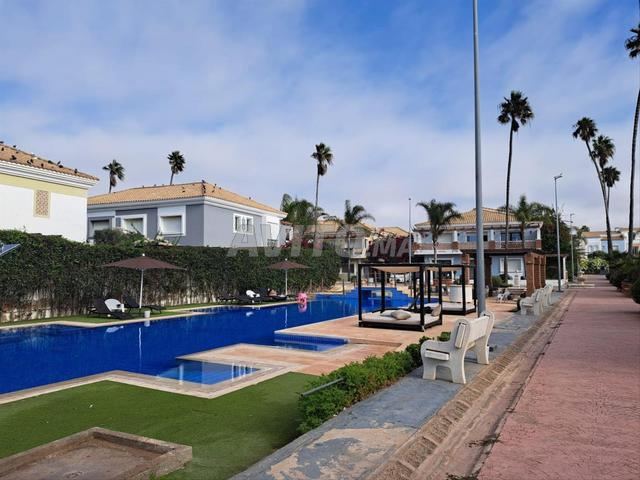 superbe villa avec piscine pied dans l'eau  - 2