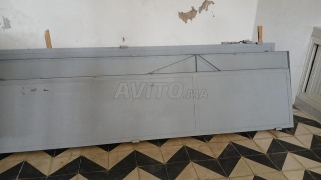 Grande porte de garage en fer-En Bon état 