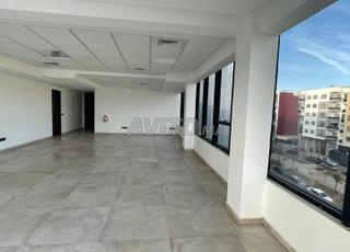 Plateau en angle double exposition à vendre