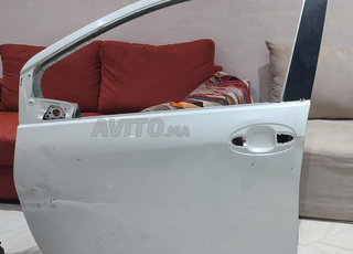 vente porte et aile gauche de Yaris toyota