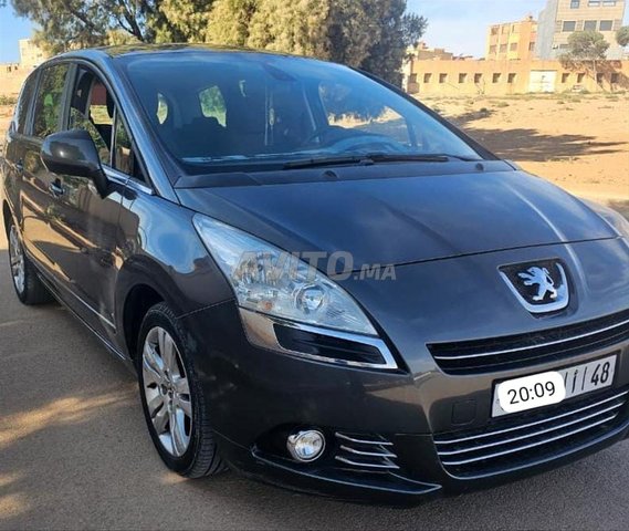 Peugeot 5008 Diesel Manuelle 2010 à Oujda