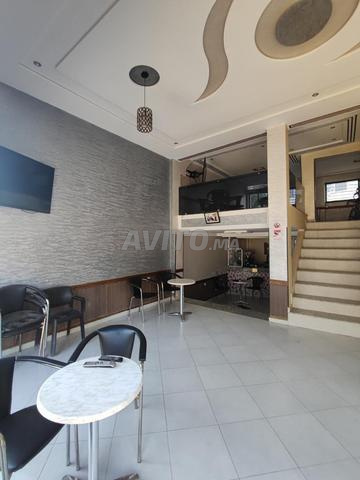 cafe bien équipé ne9iya haye aziza