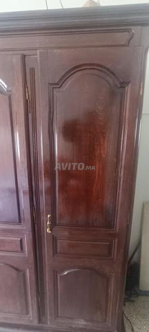 Armoire 3 portes classique en bois massif  - 2