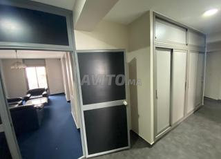 Bureau 137 mètre carré rénové 