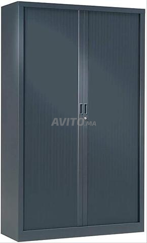 les armoire haute et basse avec 2 porte rédeaux