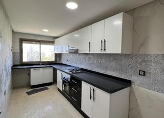 شقة للبيع 100 متر مربع في تمارة الهرهورة