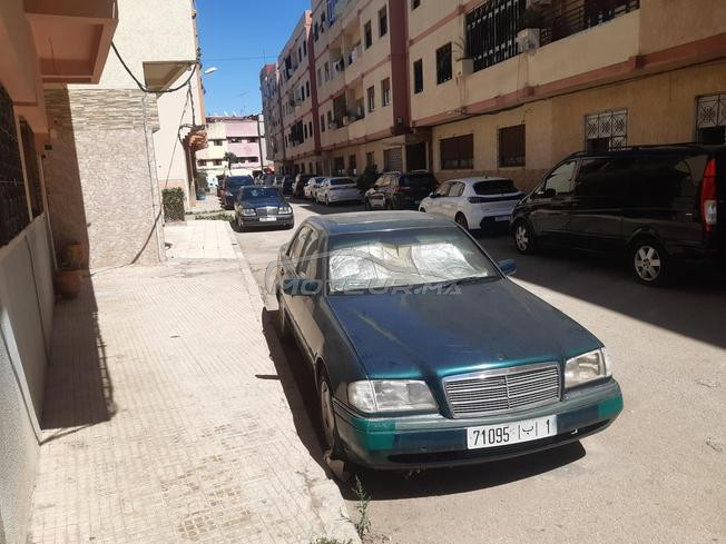 Mercedes-Benz 220 Diesel Manuelle 1995 à Salé