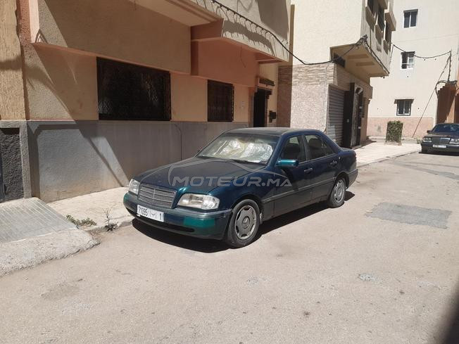 Mercedes-Benz 220 Diesel Manuelle 1995 à Salé