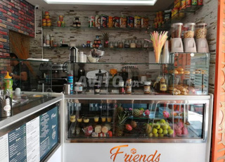 في مدينة طنجة  قرب فندق شالة  