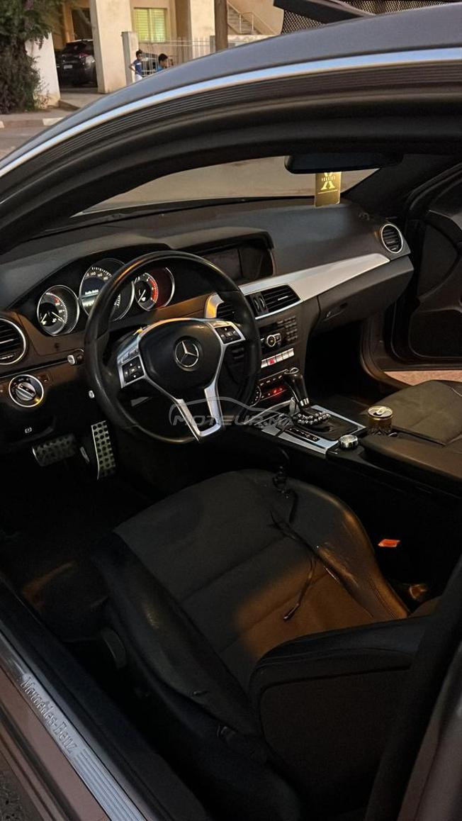 Mercedes-Benz 220 Diesel Automatique 2013 à Salé