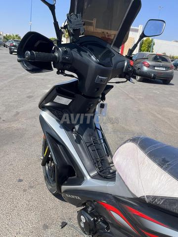 Moto Sanaya X1000 – 110cc – Très bon état - 2