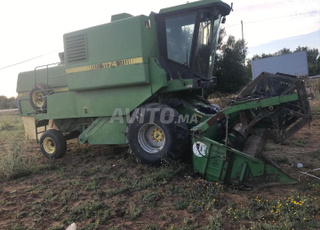 Moissonneuse-batteuse John Deer 1174