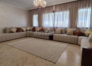 شقة جديدة وذات مستوى عال