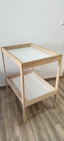 Table à langer IKEA pour bébé enfant bas âge 