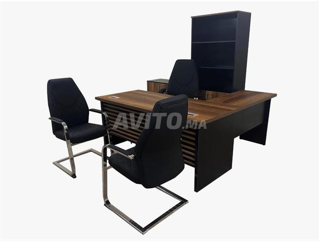BUREAU AVEC PACK CHAISES ET TABLE BASSE KL À 