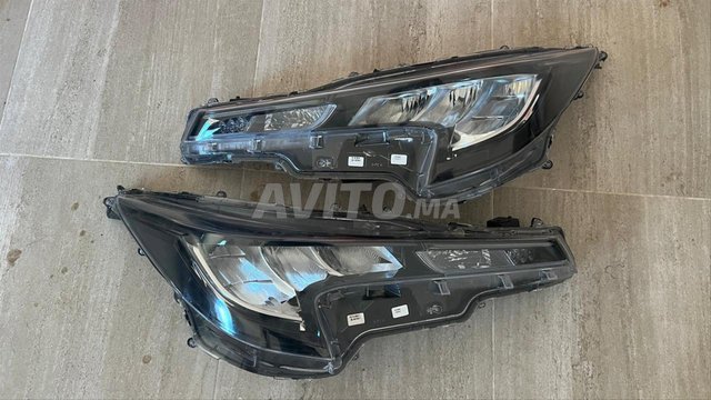 phare et capo original  toyota corolla s 2025