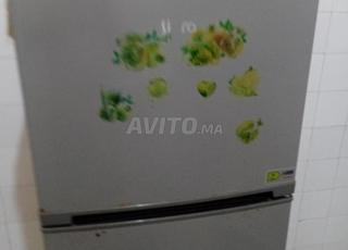بيع ثلاجة متوسطة الحجم 