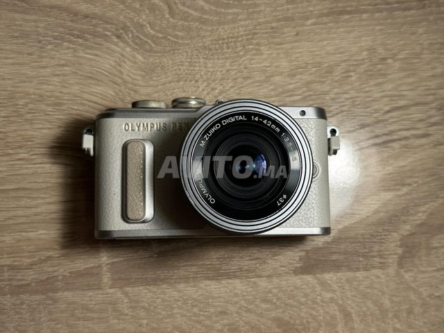 Camera Olympus Pen e-pl8 - vintage camera-