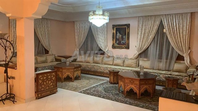 فيلا حمزة 800m2 للبيع في بولو