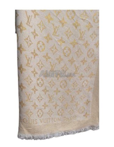 Vendre Châle en soie Monogram de Louis Vuitton 