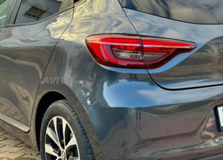 Clio 5 neuve pour ceux qui s'intéressent à l'appel