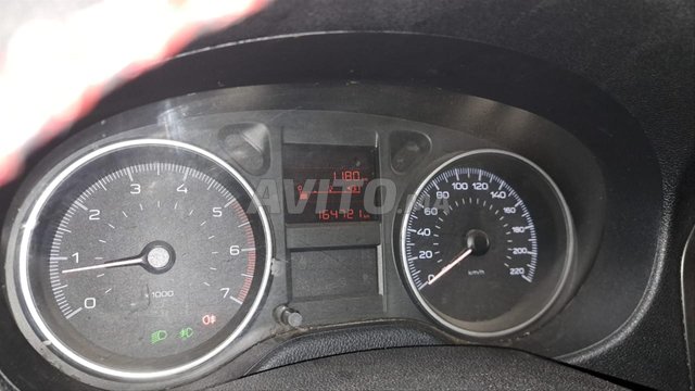 Peugeot 301 modèle 2018 en très bonne état 