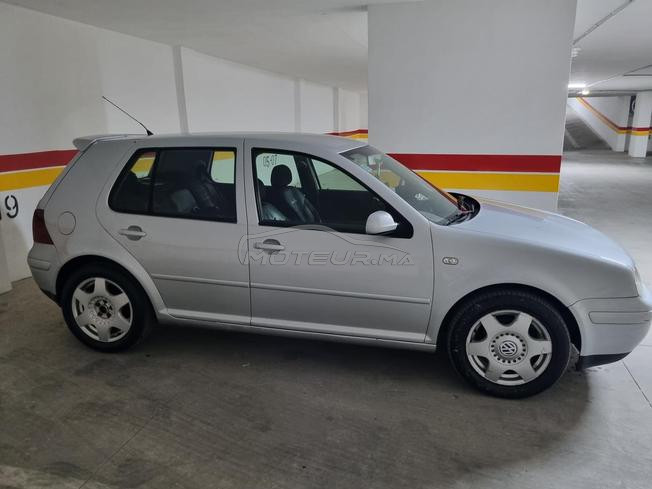 voiture de marque volkswagen golf 4 en bon état 