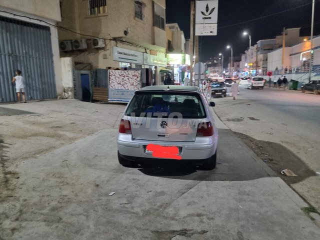 voiture de marque volkswagen golf 4 en bon état 