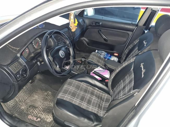 voiture de marque volkswagen golf 4 en bon état 
