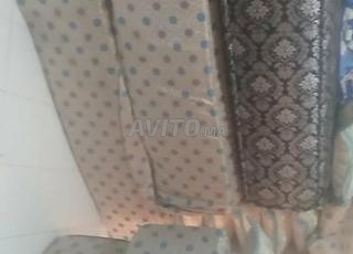 صالون للبيع