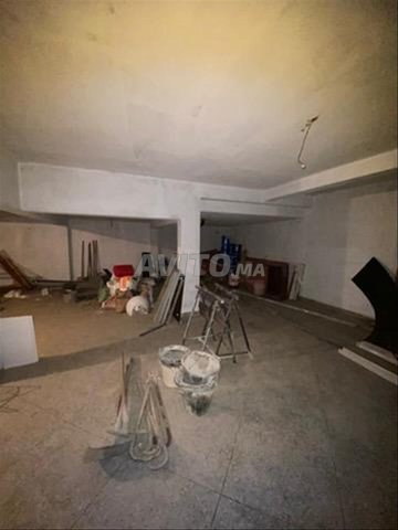 Magasin commercial spacieux Bon Emplacement