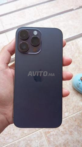 iphone 14 pro max ( khdam bien fih derba f zaja )