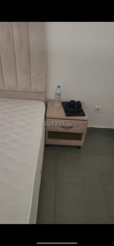 Tete de lit  matelas  table à chevet