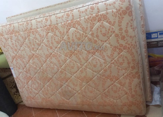 matelas deux places très bon état 