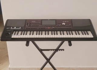 KORG PA 700 ORIENTAL TRES PEU UTILISE