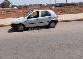 فيات باليو 1999 بيضاء فحالة جيدة 