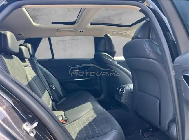 Mercedes-Benz 220 Diesel Automatique 2023 à Fès