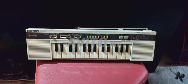Clavier Casio CK-10 stéréo vintage avec radio