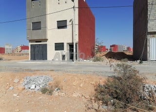 terrain à vendre 100m titré une façade