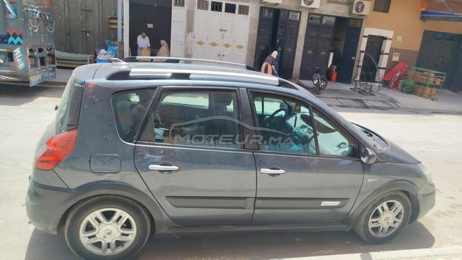 Renault scenic n9iya 3mara kolchi fiha khdam