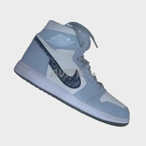 Vendre des Air Jordan 1 Retro High Dior.