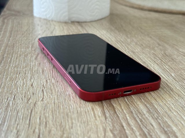 📱 iPhone 13 Normal– 256 Go – Rouge – bon état
