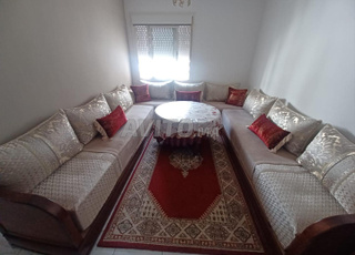 صالون للبيع