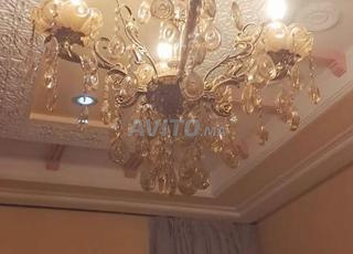 trya n7ass avec son applique 